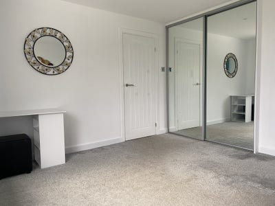 Spare Room To Rent  Main Photo