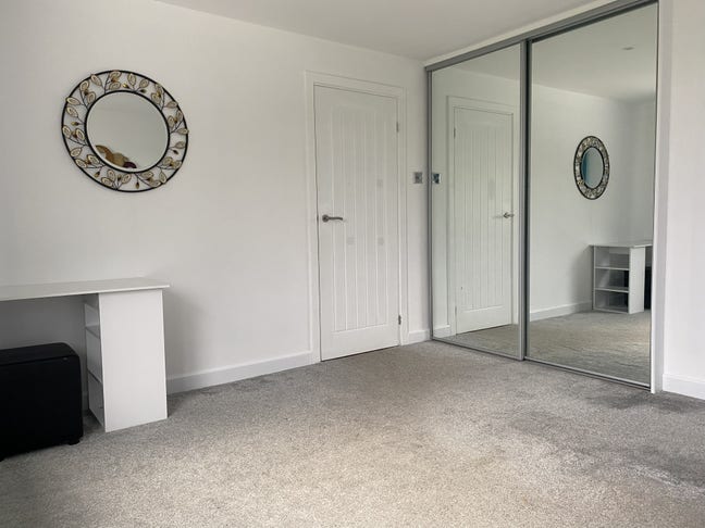 Spare Room To Rent  Main Photo