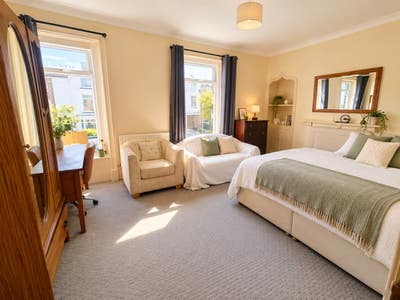 Mature student 3 bedroom  complete house for rent  Main Photo