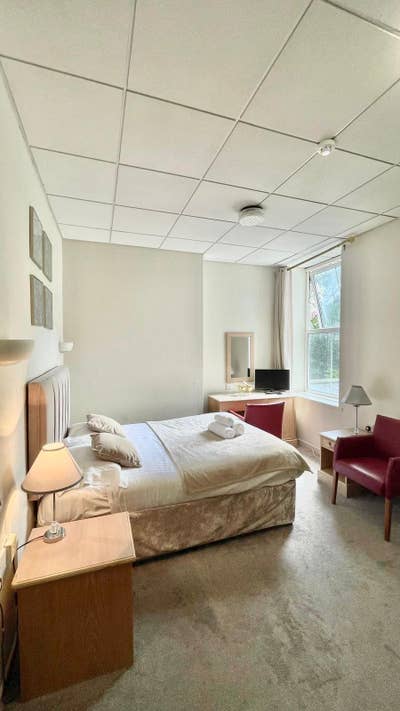 Double Ensuite Rooms by the beach Main Photo