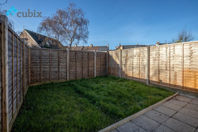 3 Bedroom Flat in SE25 Main Photo