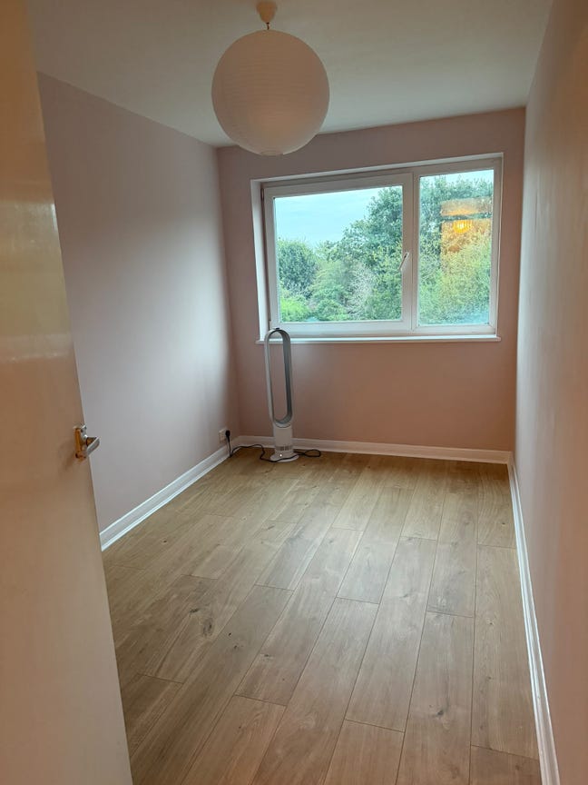 Bright Furnished Room in Ruislip – &pound;800 Bills Incl Main Photo