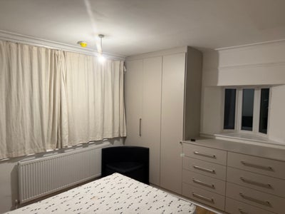 Bright Double Room Main Photo