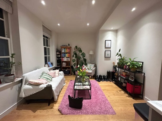 Room in London Bridge (2 bed 2 bath)  Main Photo
