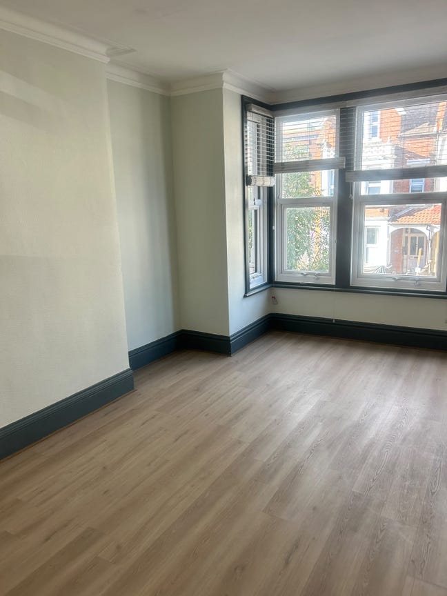 Spacious En-suite in York Road, Southend-on-Sea  Main Photo