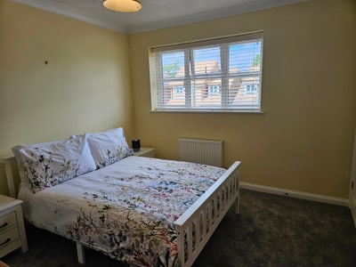 Double Bedroom with En-Suite (New Haw) Main Photo