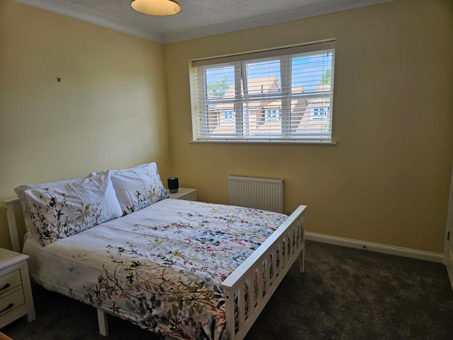 Double Bedroom with En-Suite (New Haw) Main Photo