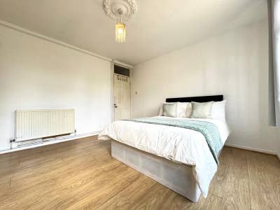 📍E14 - Zone 2 - 2 Affordable Double Rooms📍 Main Photo