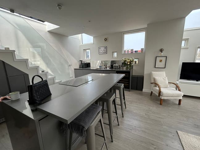 Luxury 2-Bed Penthouse with Private Roof Terrace – Main Photo