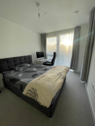 ** Short Let **  Ensuite Room in Barratt House Main Photo
