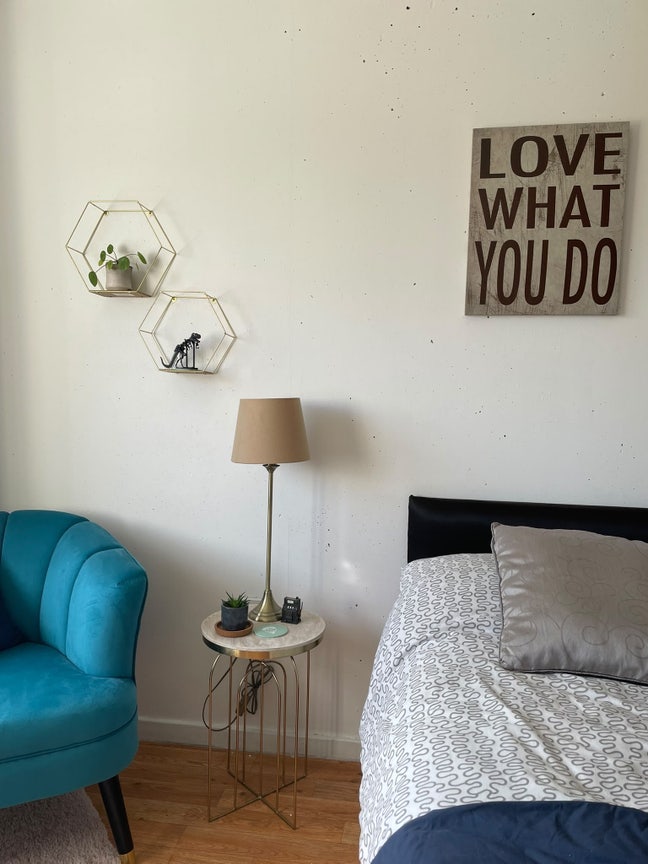 Big central Double bedroom Main Photo