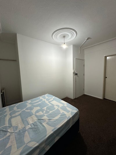 Double room available in RM64NL Main Photo