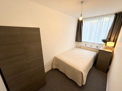 🏡  2 nice rooms in 5 bed NOW! Main Photo