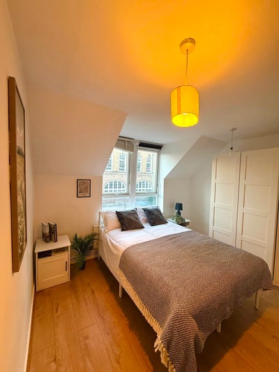 😍Spacious Battersea Room in Prime Location😊 Main Photo