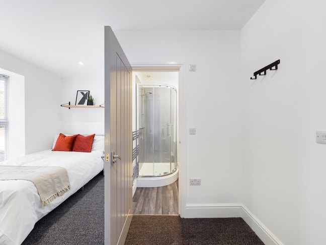 Ensuite Student Rooms - &pound;0 Deposit - Monks Rd Main Photo