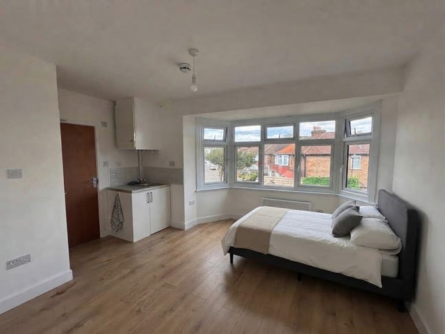 Wow Studio available in Greenford 🙋🏻 Main Photo