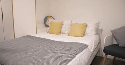 Tenancy Takeover: Bronze Studio Merlin Heights Main Photo