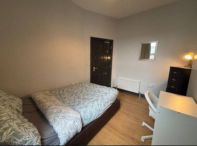 Large Double Room Available in Shared House  Main Photo