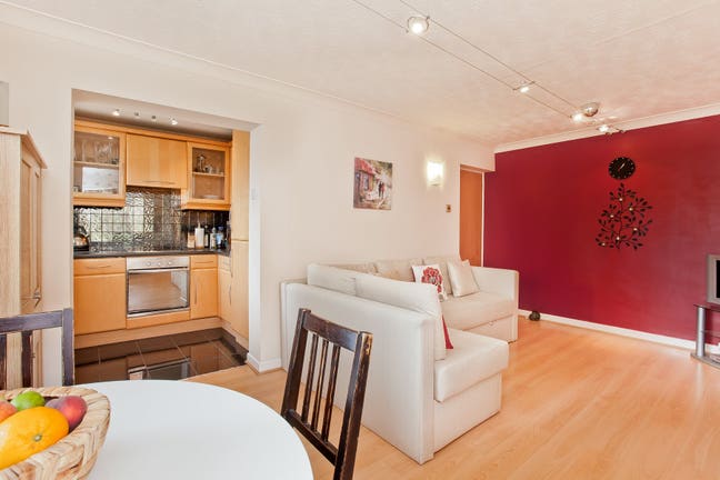 Bright Double in Spacious Canal Side Apartment Main Photo