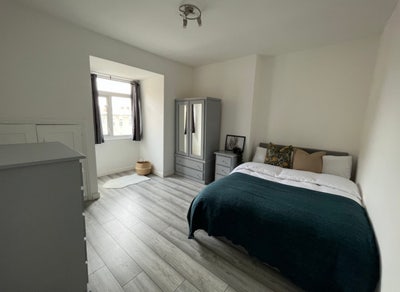 Lovely Huge Double Room! in a Beautiful Flat! Main Photo