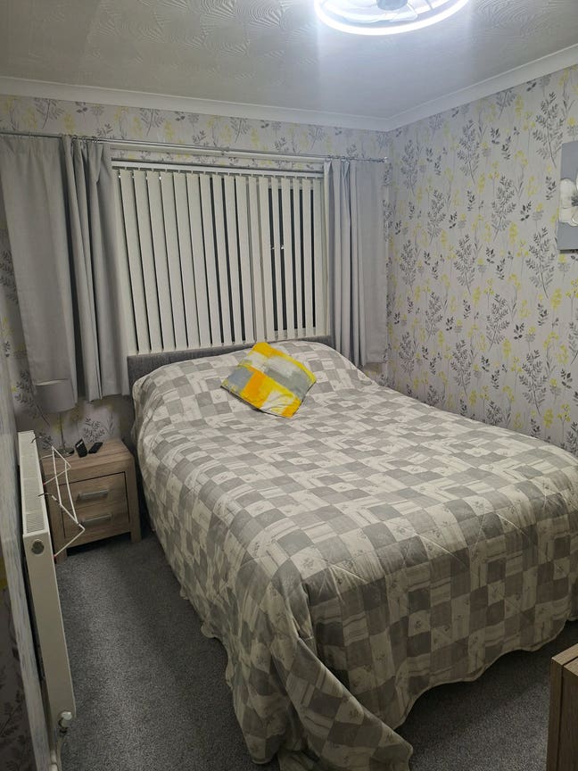 Double bedroom available Main Photo