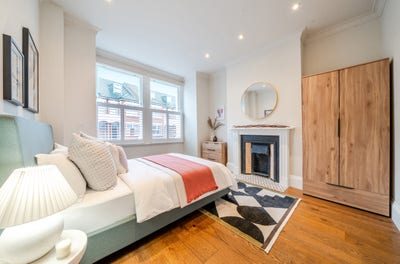 Great Double Available in Gorgeous Modern Home! Main Photo