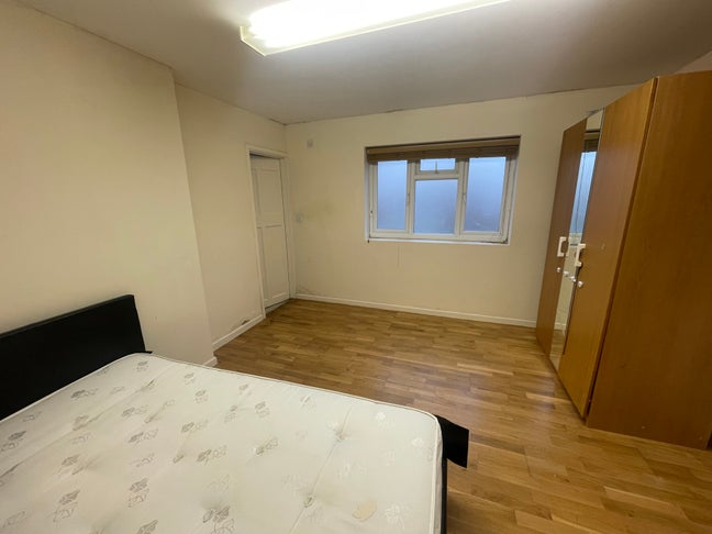 One bedroom Independent Flat Main Photo