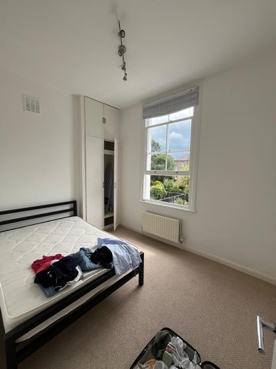 1 double room in gorgeous 2 bed flat! Main Photo