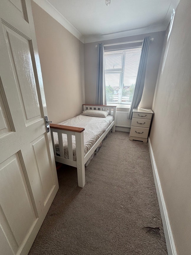 Single bedroom for Professionals  Main Photo