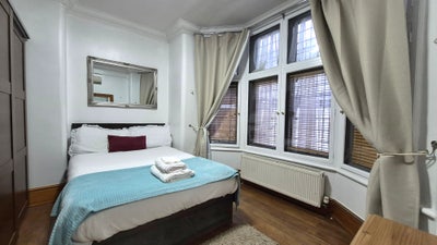 Lovely Double Room in St James near Piccadilly Main Photo