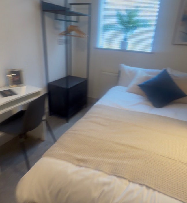 En-Suite Double Room Available 30th of Sept  Main Photo