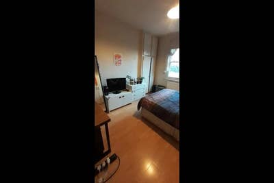 🔥Entire Top Floor Semi-Self-Contained Suite| SE15 Main Photo