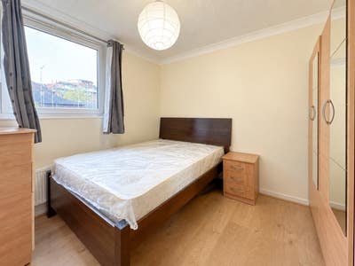 St.Johns Wood , Lovely Room available  Main Photo