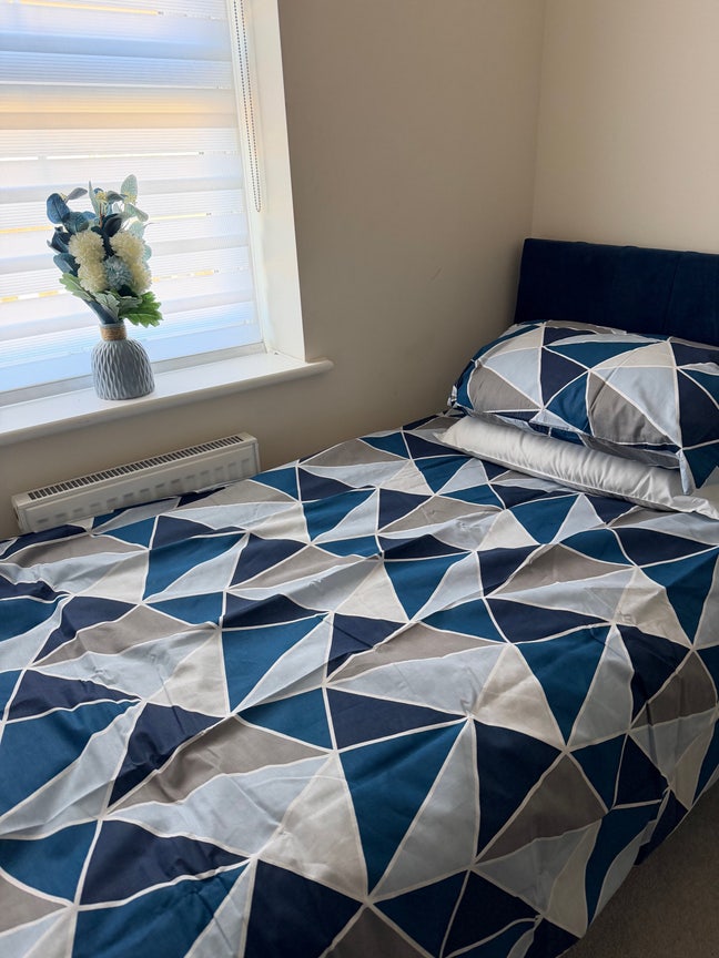 Small Single Room All Bills Included Main Photo