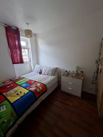 🚆 Great E1 Location | Spacious Rooms Available Main Photo
