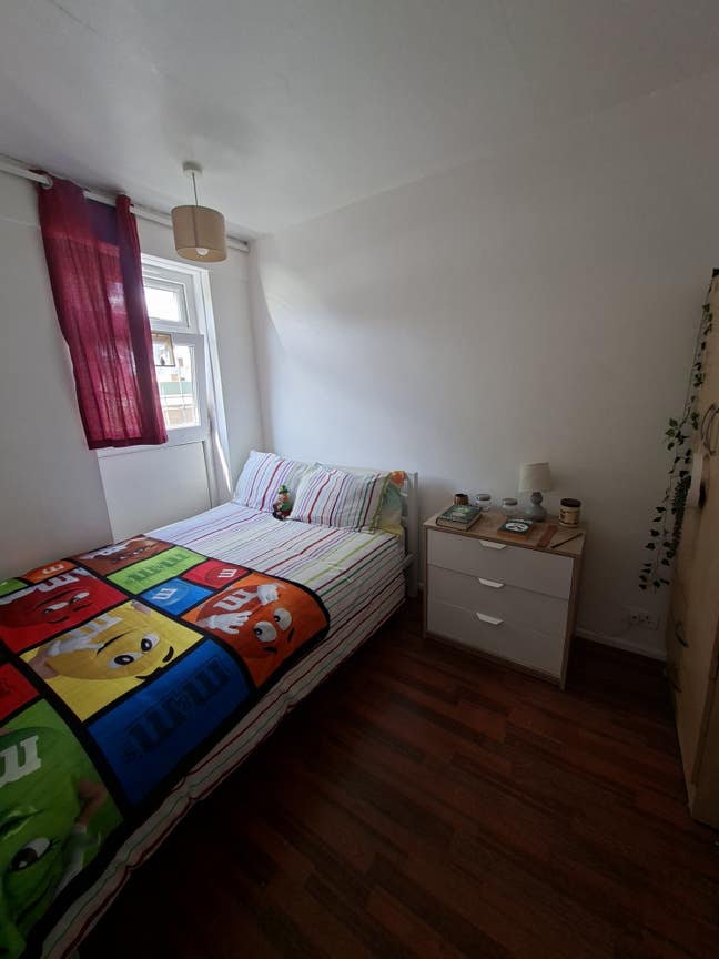🚆 Great E1 Location | Spacious Rooms Available Main Photo