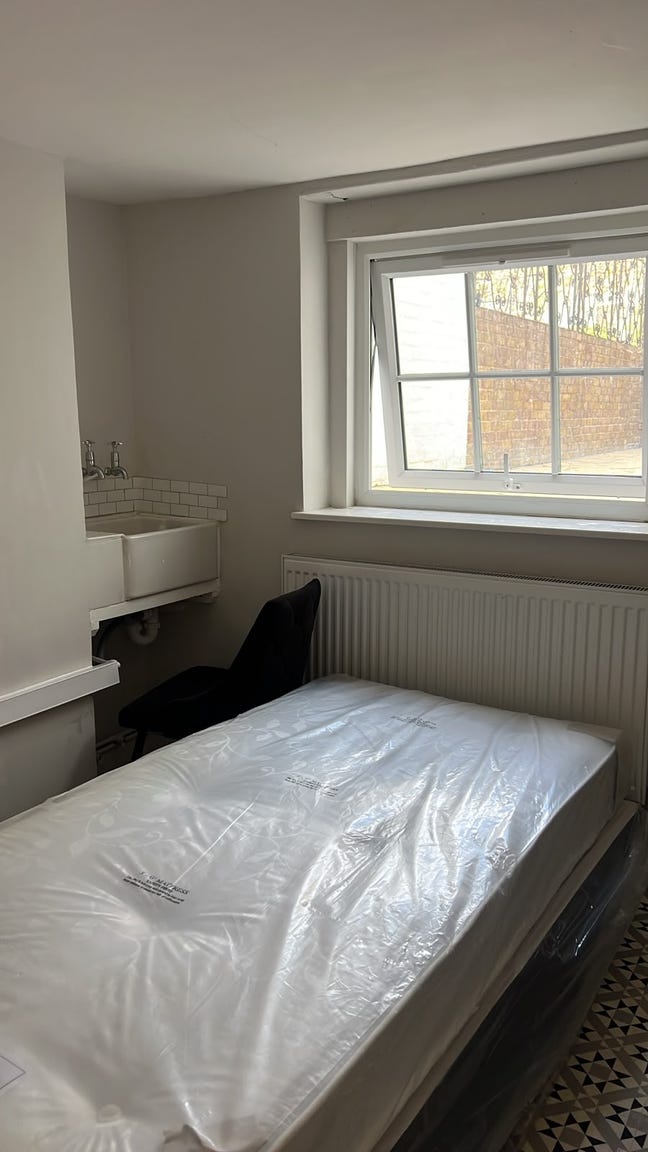 2 Doubles Limehouse No Deposit Universal Credit Al Main Photo
