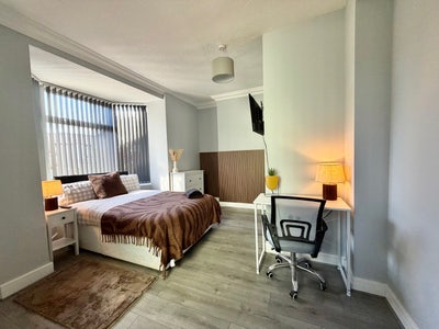 Newly refurbished room available now 🛏️ Main Photo