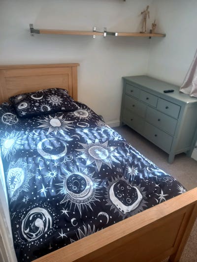 Spare room to let Main Photo