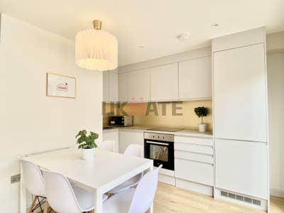 YoLiving Aldgate East Main Photo