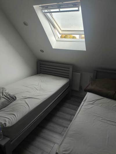 🏡 2 Twin Rooms for 4 People|Bills Included|IG11✨ Main Photo