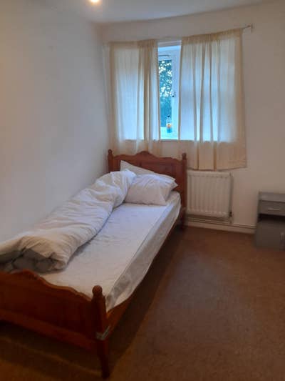 Single room available  Main Photo