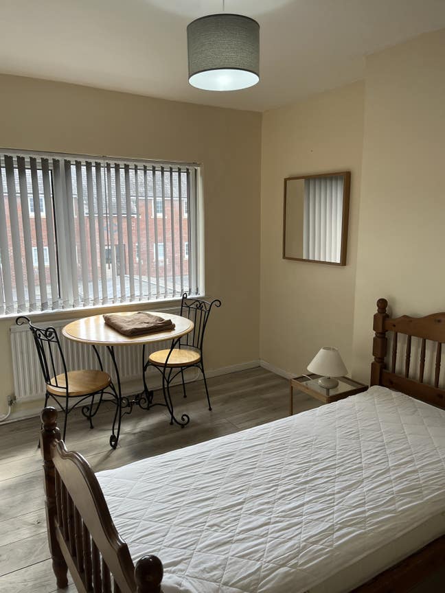 Two person house share ensuite private living room Main Photo