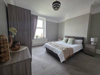 Room in a Shared House, Guildhall St, CT20 Main Photo