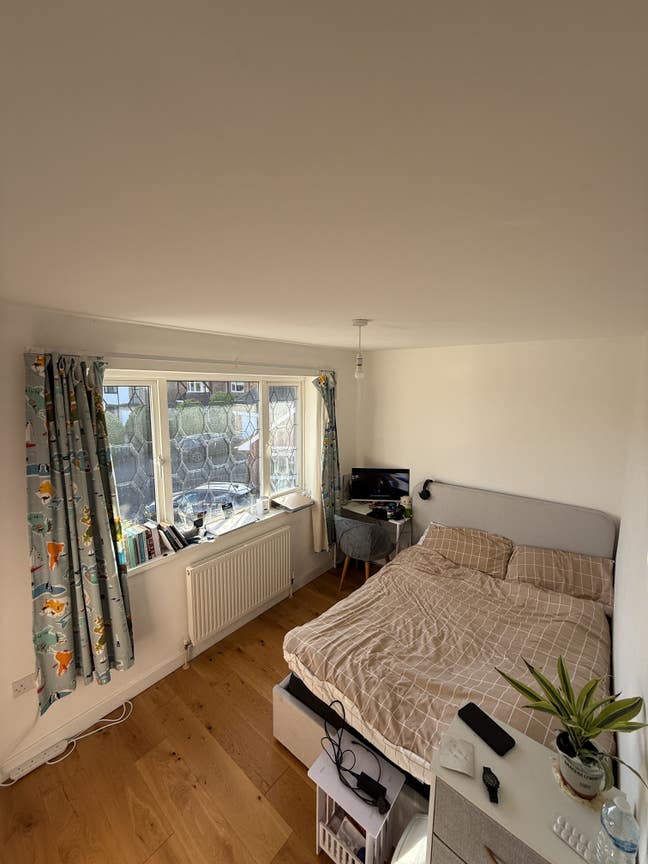 1 Bedroom - Spacious House Share Shirley Main Photo