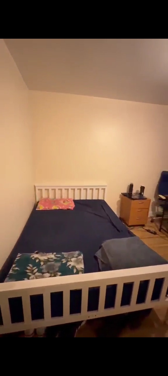Couple-Friendly Double Room – &pound;850 pcm | E13 Main Photo