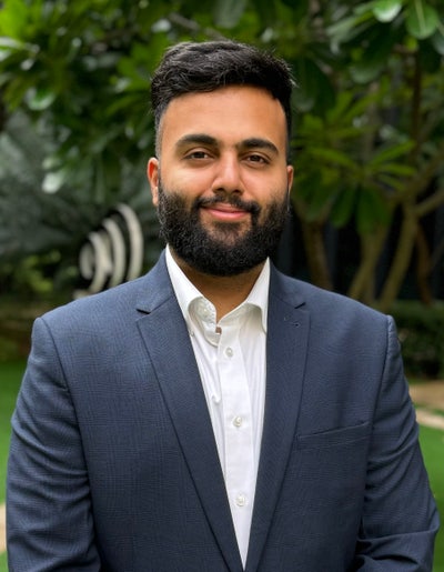 Professional Male seeks an ensuite Main Photo