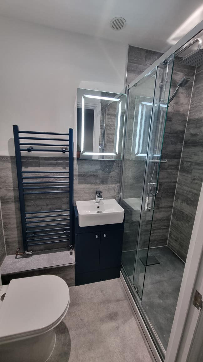 Beautifully refurbished house with 5 en-suites Main Photo