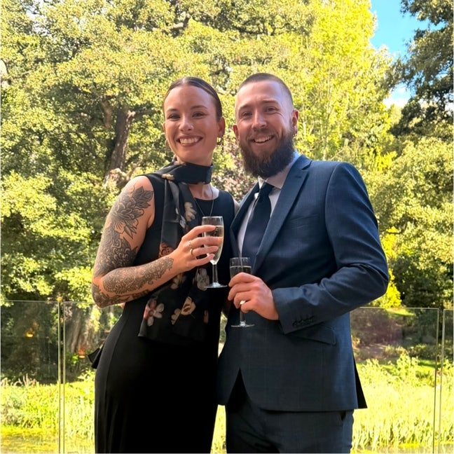 Couple looking for room post Xmas  Main Photo
