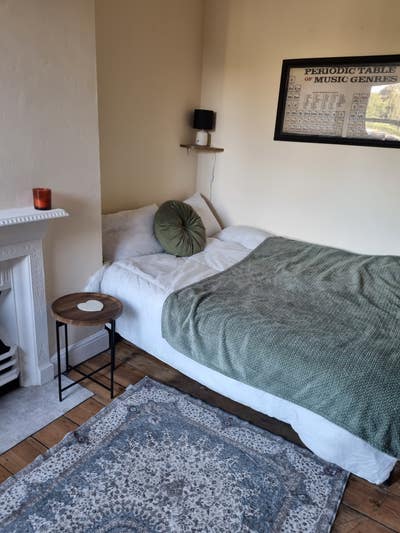 Double room, to rent. Shared amenities.  Desirable Main Photo